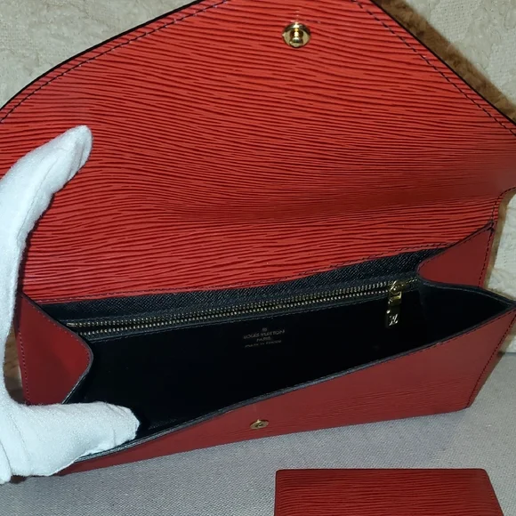 Louis Vuitton Red Epi Leather Clutch & Card Case Set - Picture 10 of 15
